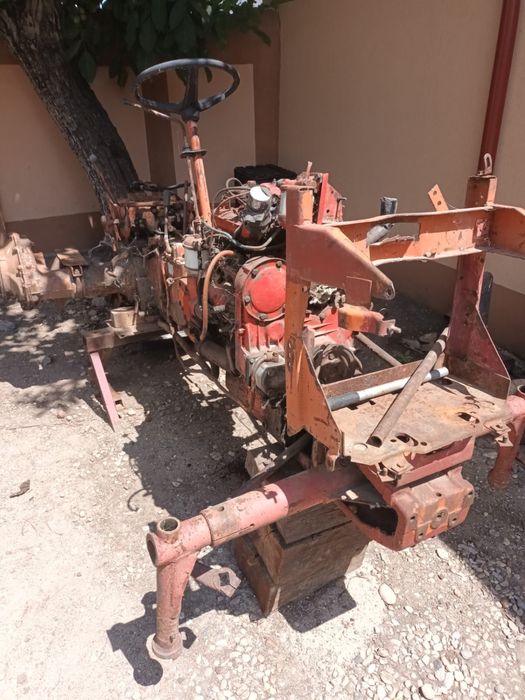 Vand tractor Universal 445