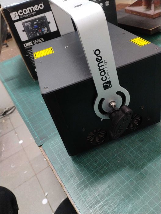 Laser  CAMEO LUKE 700 RGB – Perfect pentru DJ, evenimente NOU