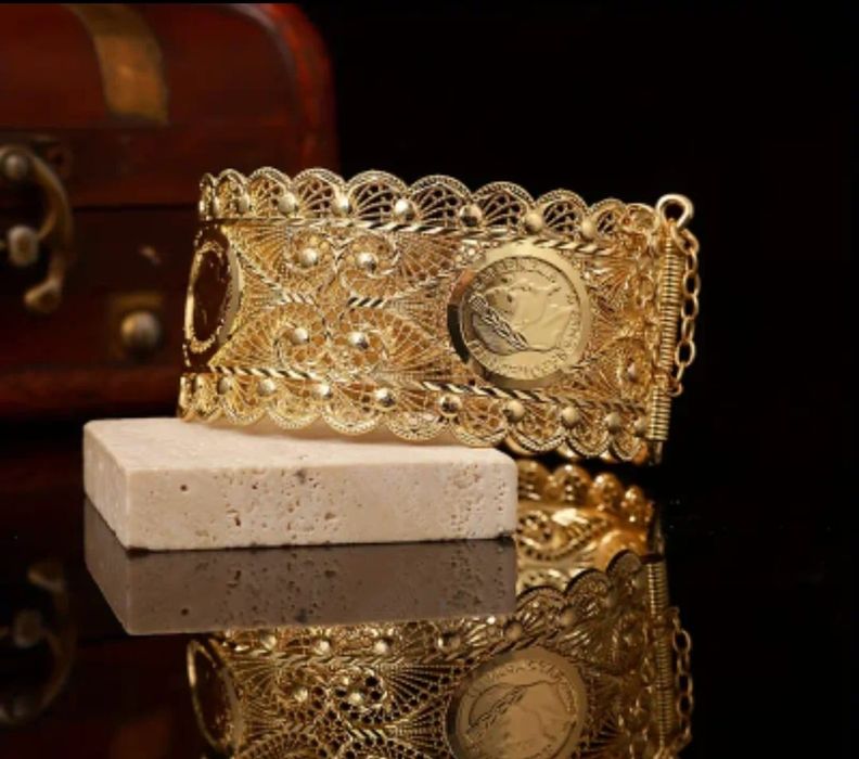 Brățară placata cu aur , bijuterii diferite calitate extra