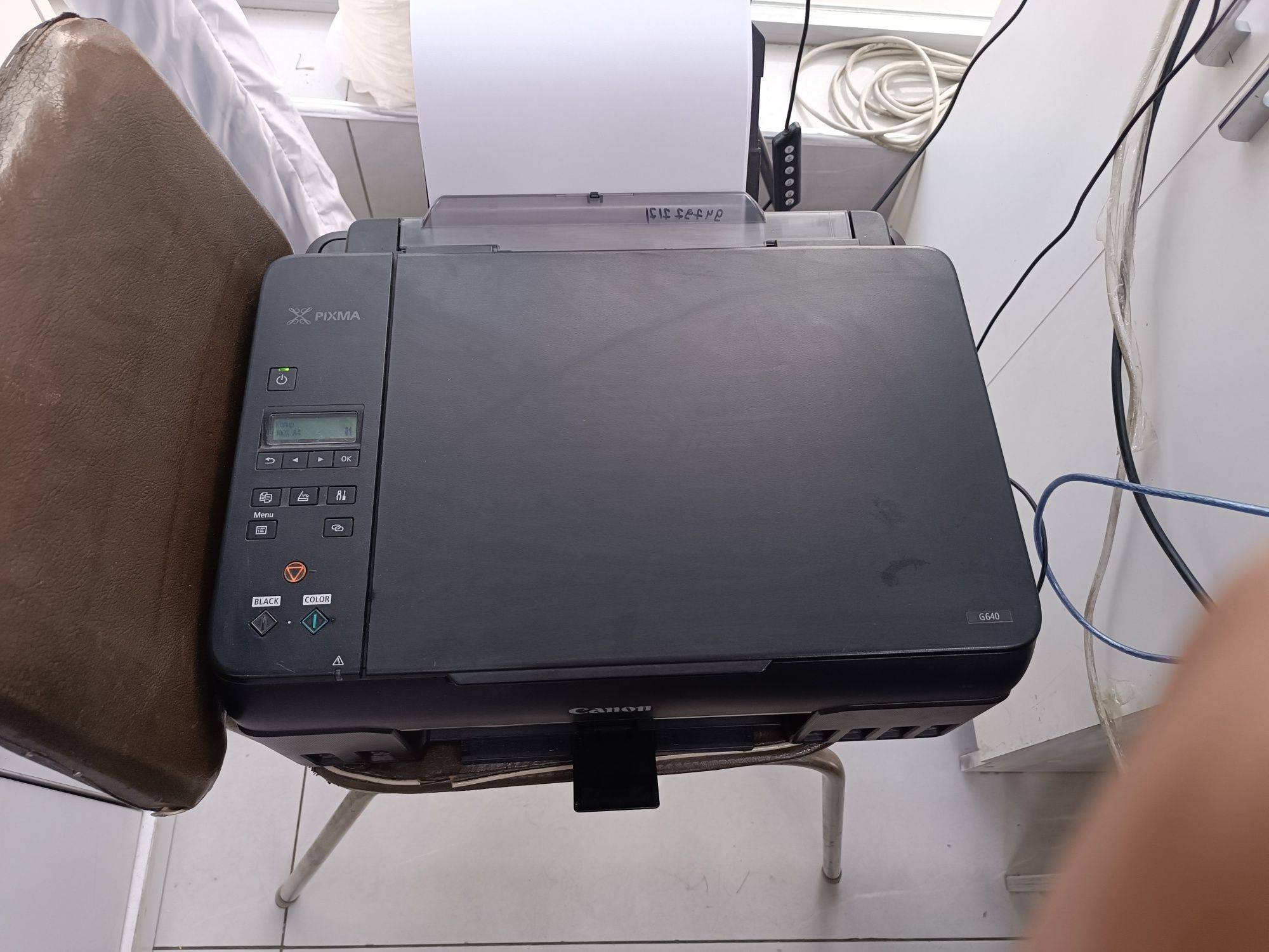 Rangi printer sotiladi