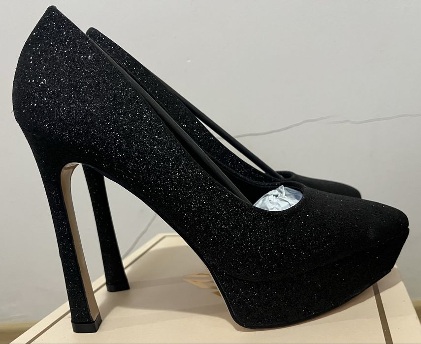 Официални черни обувки