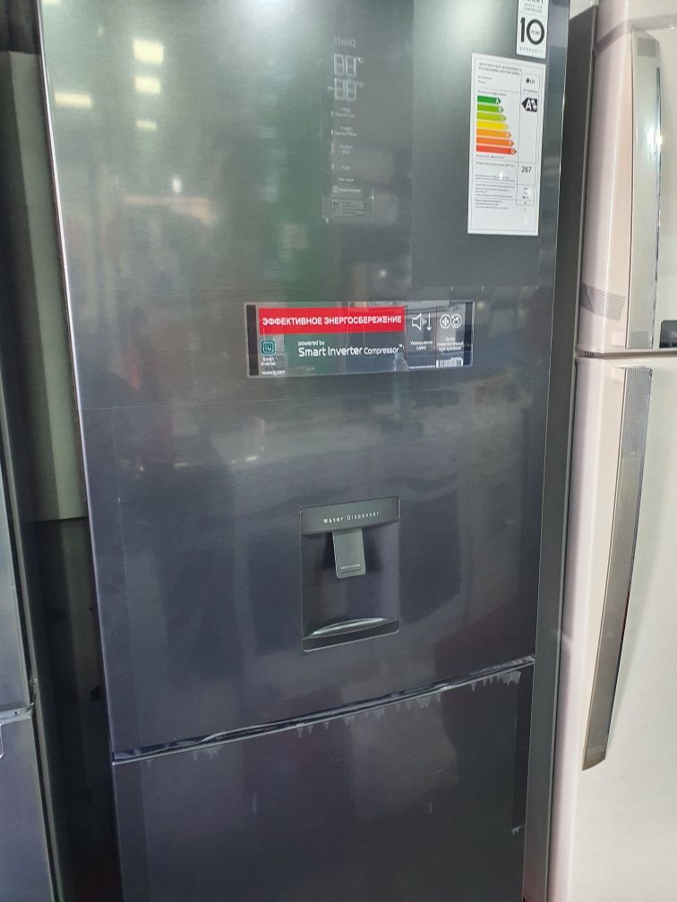 Холодильник LG GC-F569PBAM