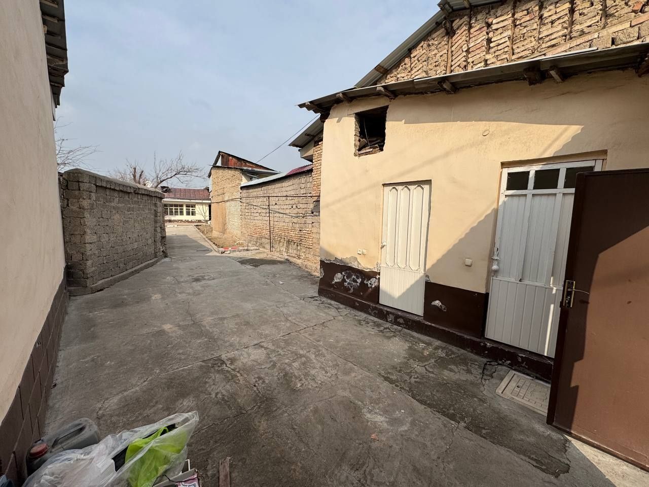 СРОЧНО 5.5 соток/100м² Ак Уй Махалля