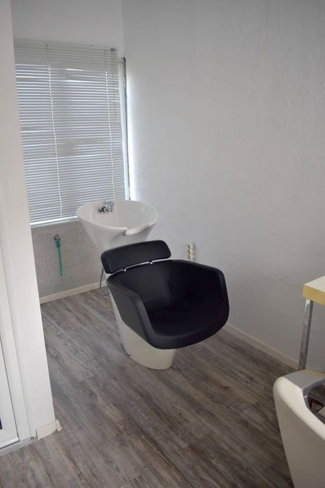 Фризьорски стол с мивка