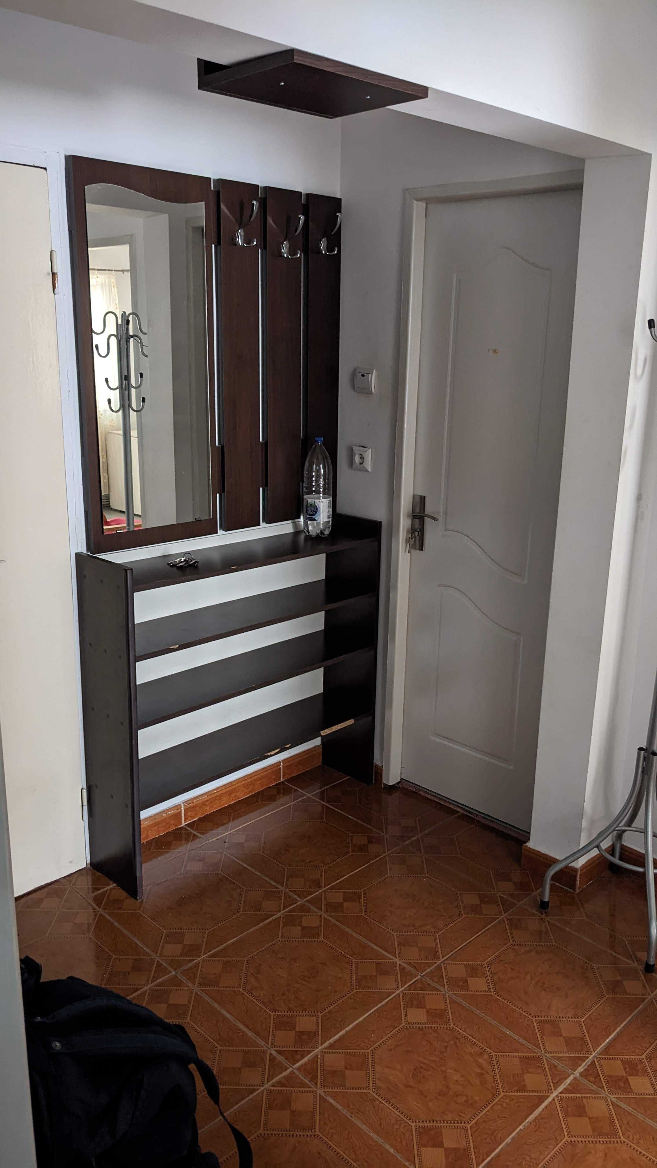 Inchiriez apartament cu 2 camere in Valea Aurie