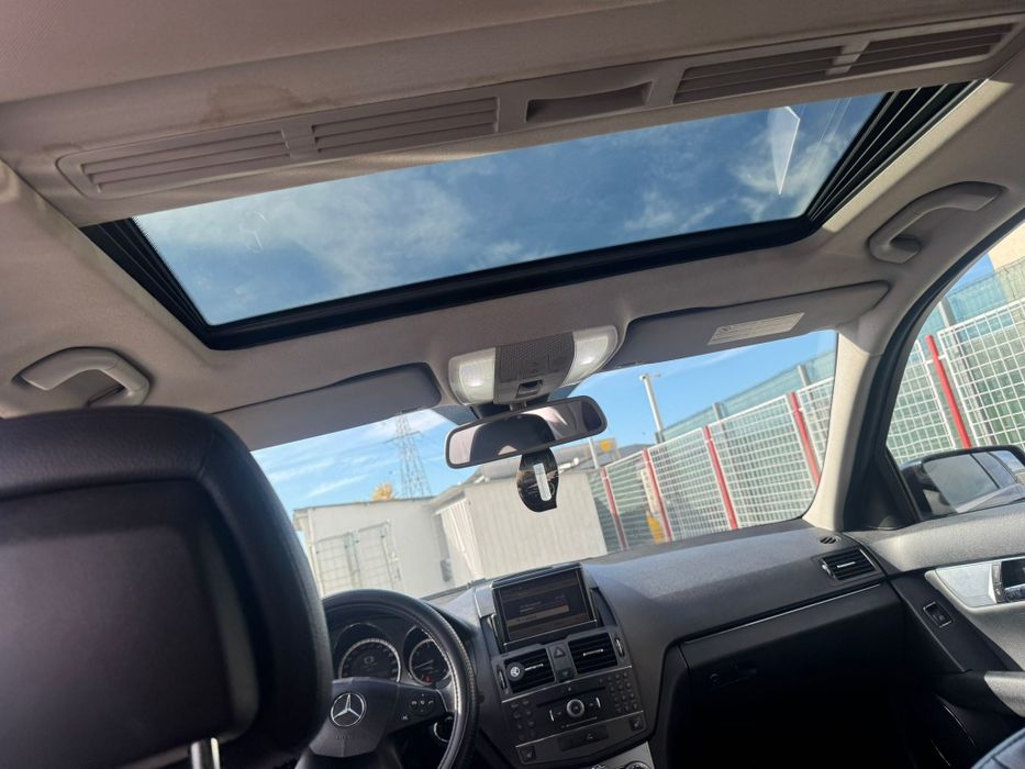 Vând sau schimb Mercedes-Benz c class