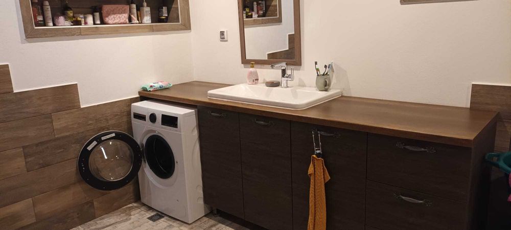 Продавам масивна къща