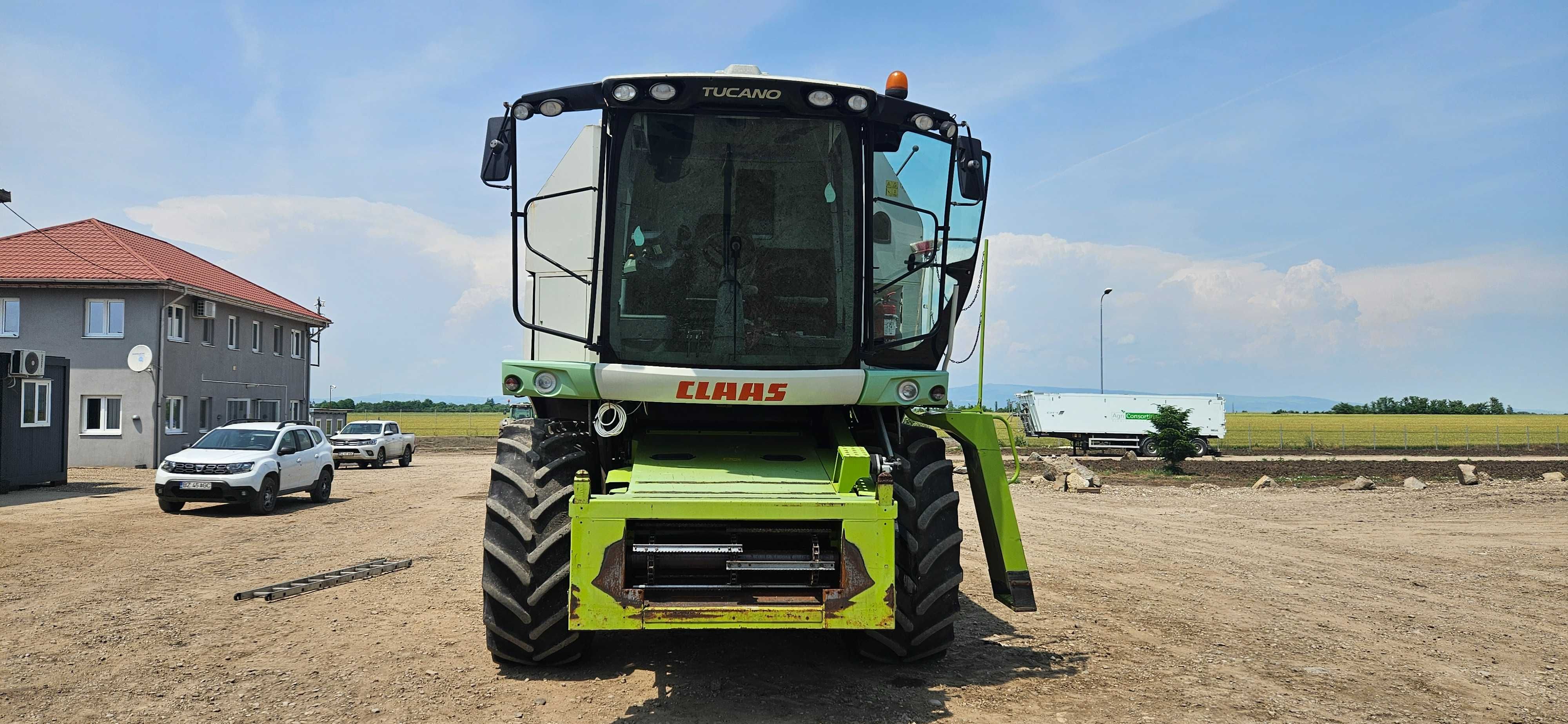 Combina Lexion Tucano 320