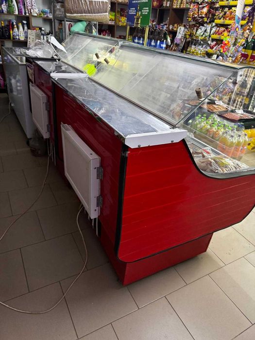 Vitrine mezeluri