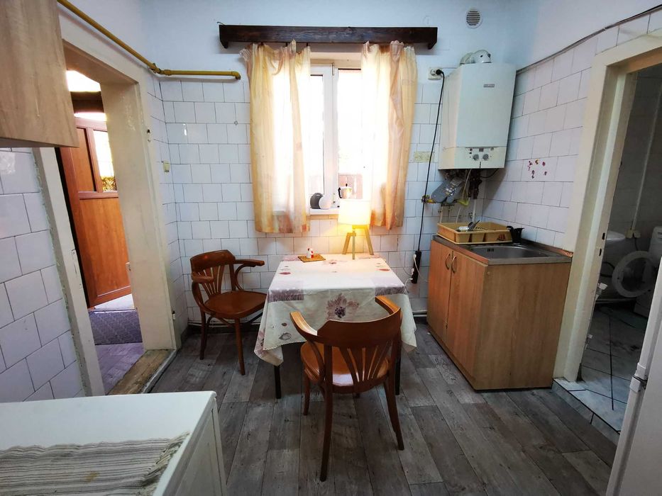 Inchiriez Camera la Casa 26 mp Coleg locuinta decom/ curte pet Marasti