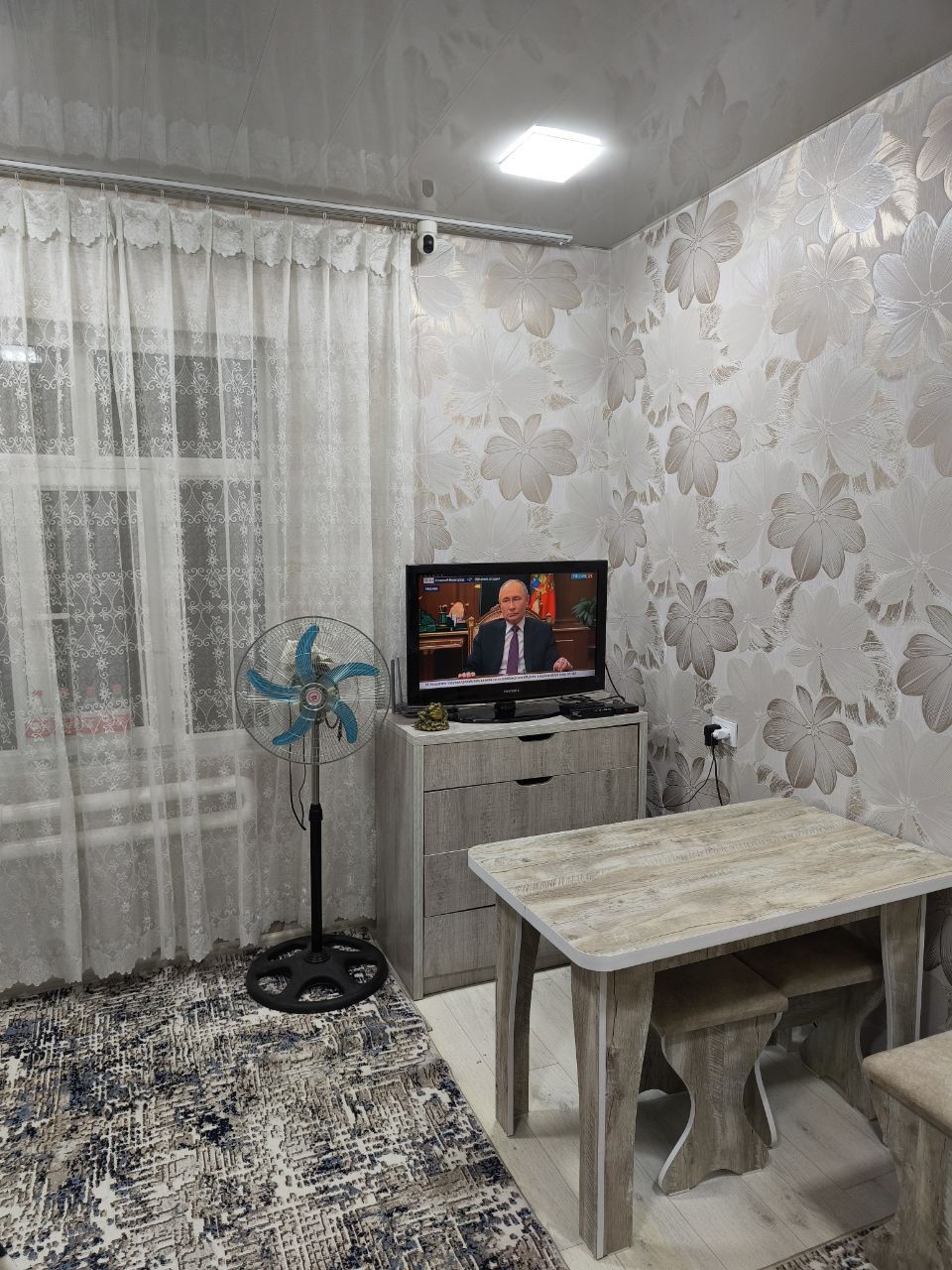 Продаю 1 ком квартиру. Сергели. В бывшем общежитии с ремонтом, обстано