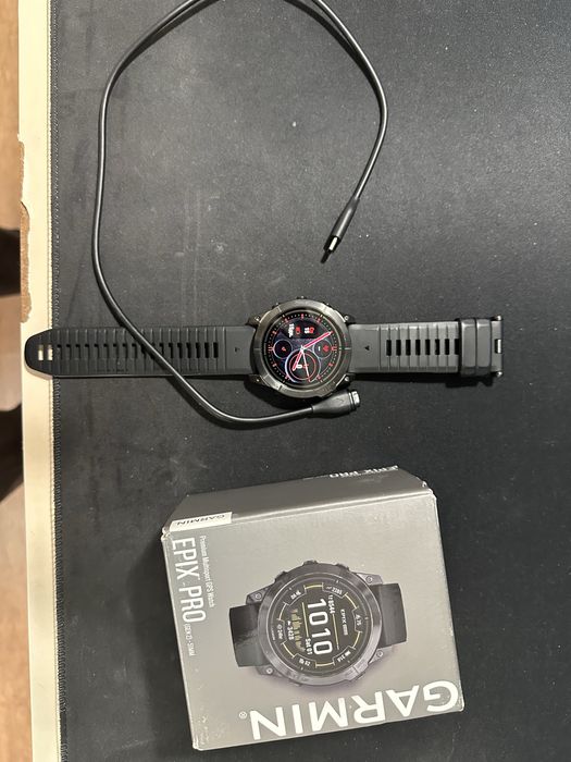 Часы Garmin оригинал с коробкой, продажа срочная, почти не использован