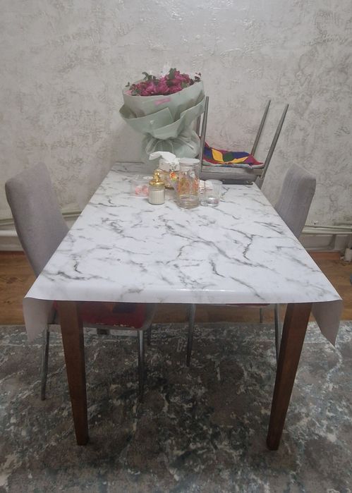 Кухонный стол со стульями