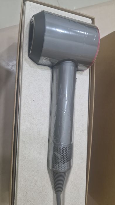 Uscator de păr Dyson supersonic