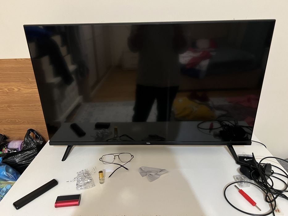 Телевизор TCL, с коробкой