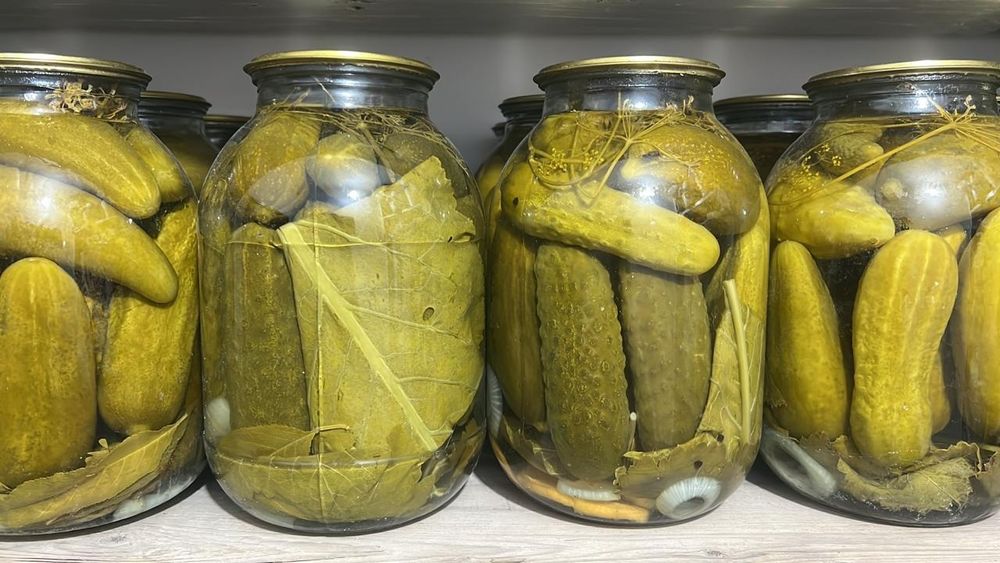 Продается маринованные огурцы и помидоры