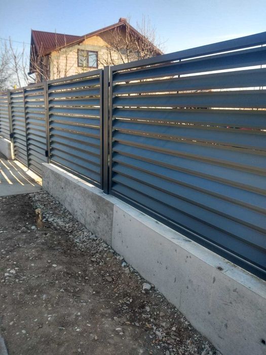 Garduri si porti din panou stil jaluzele, sipca metalica, plasa si BCA