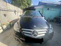 Mersedes-Benz B 180