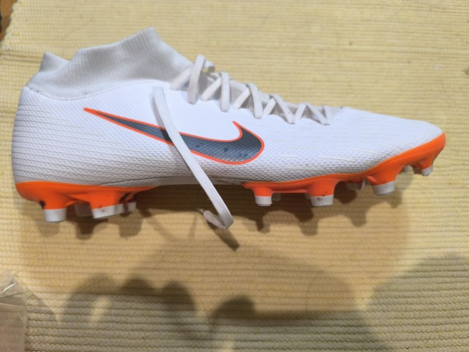 Футболни бутонки