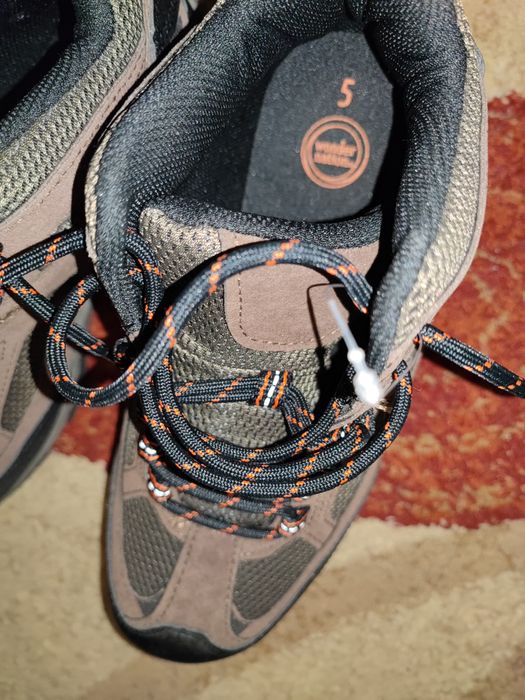 Зимни боти, нови, топли