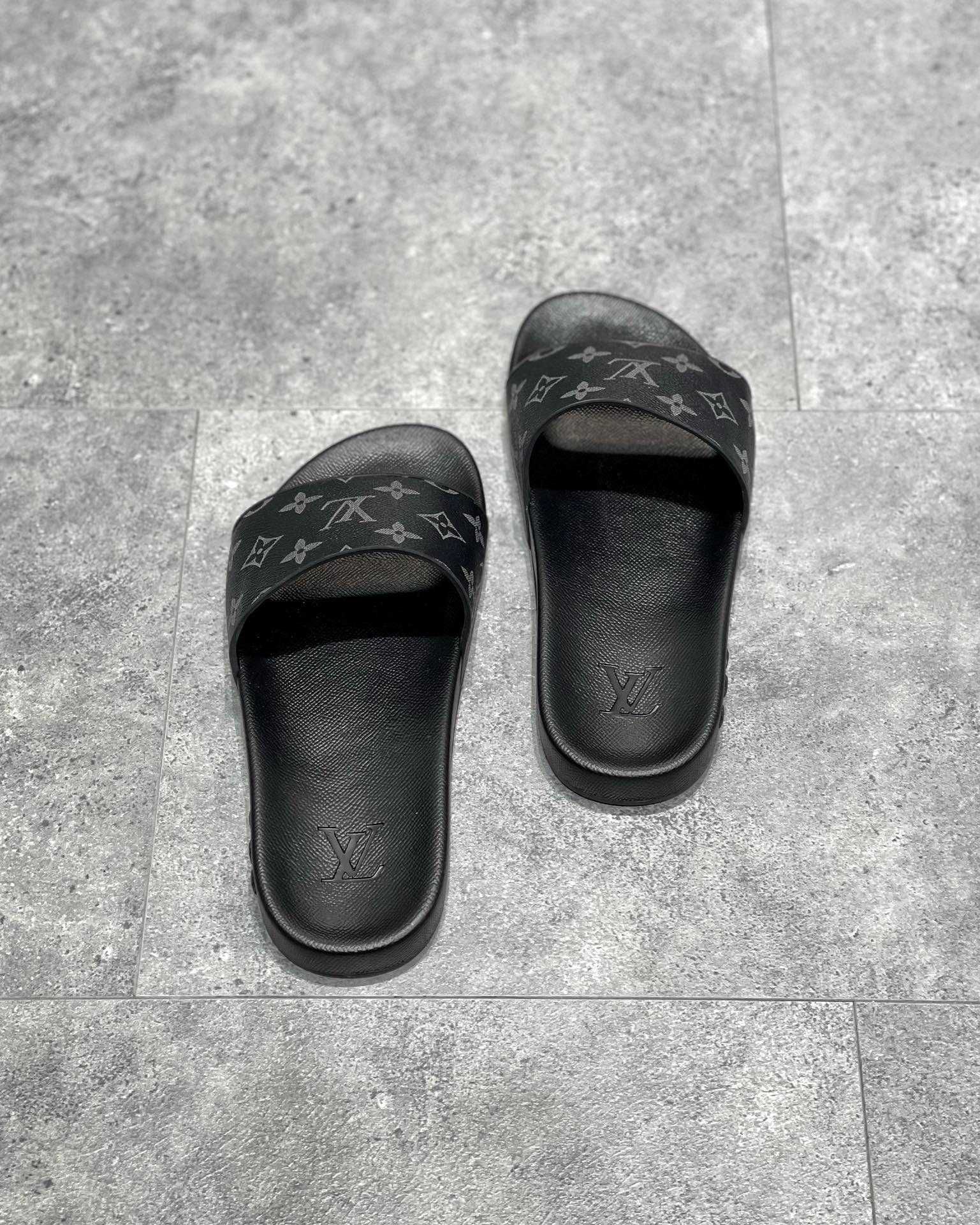 Papuci / slapi Louis Vuitton Premium