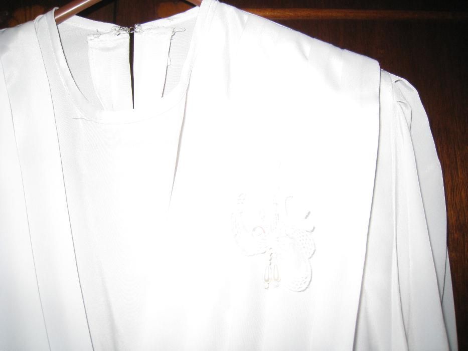 Блузки белые модные
