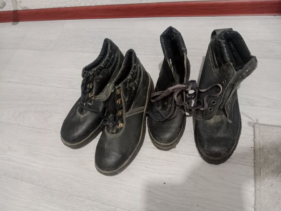 Продам ботинки осенние размер 44