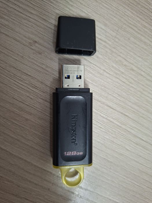 Флешка USB 3  128GB Kingston