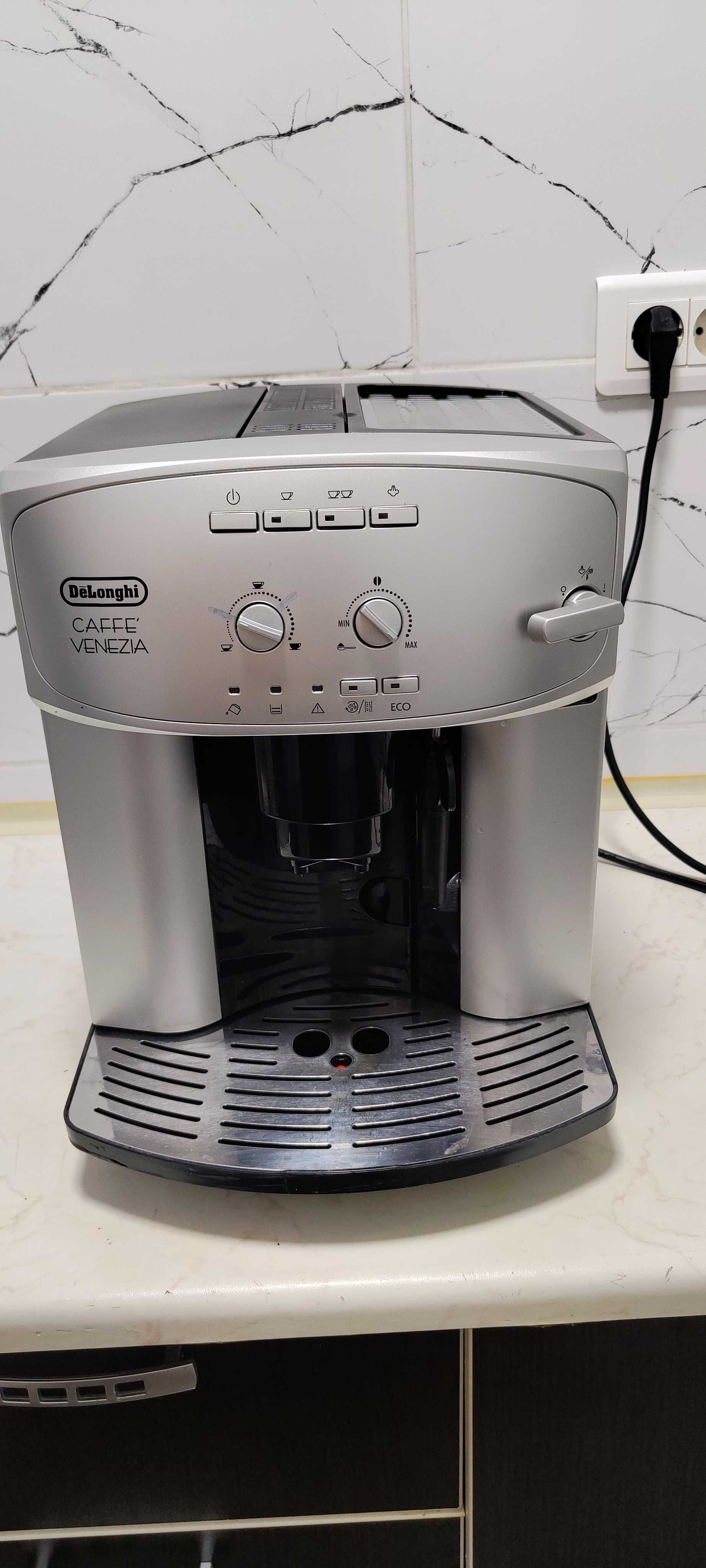 Espressor Automat DeLonghi Caffe Venezia ESAM2200.S cu Cafea Boabe