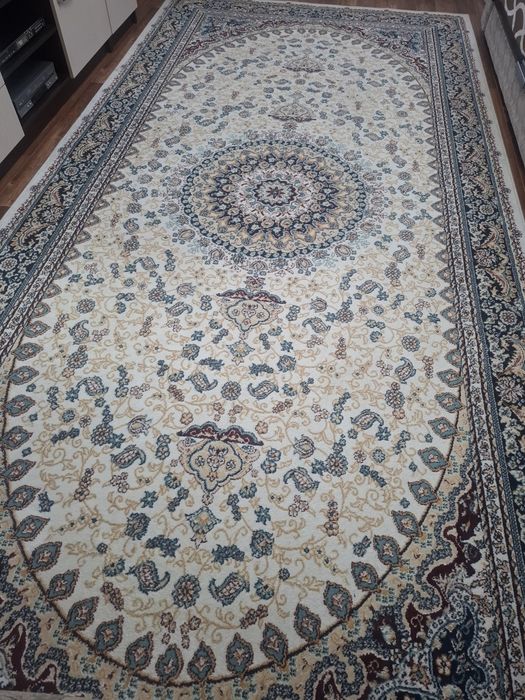 Продам ковёр 2 на 4