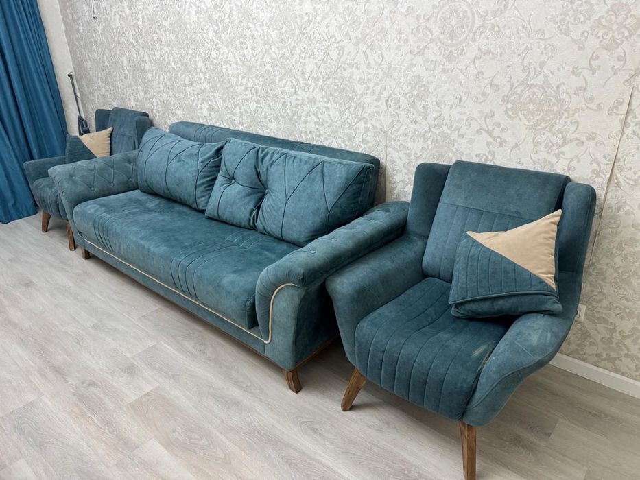Диван и кресла из натурального дерева