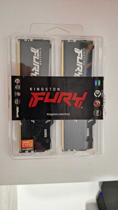 Vand Memorie Kingston Fury RGB Black 32GB (2x16GB) DDR5 5200MHz CL36