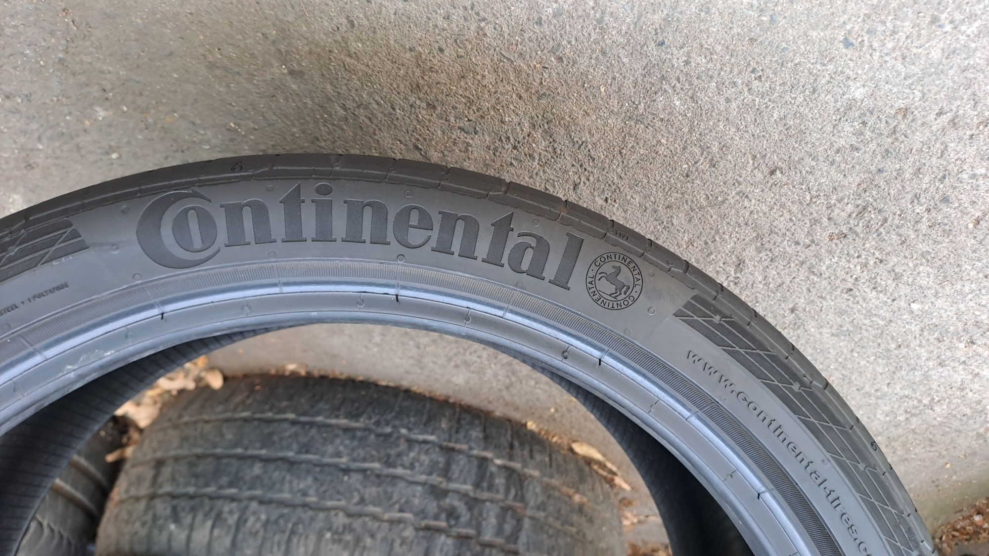 2бр. 255/35/19 Continental DOT 4822