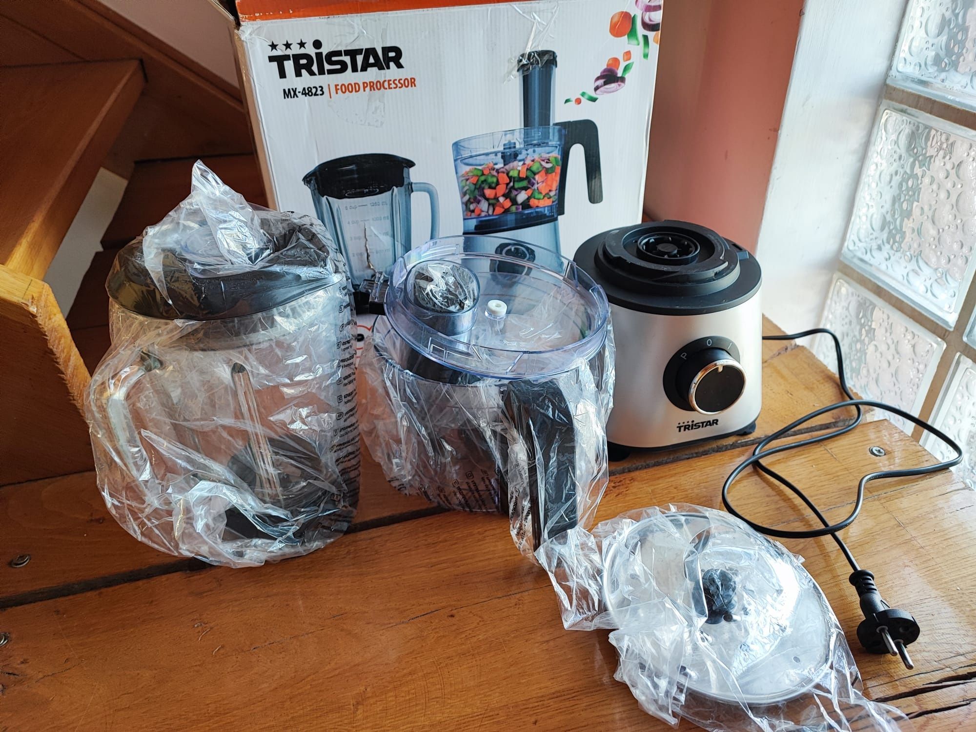 Robot de bucatarie Tristar MX-4823 Food processor
 260 din 300