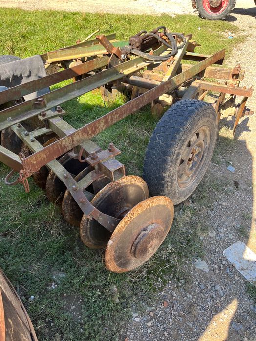 Desc pe lagare de vânzare