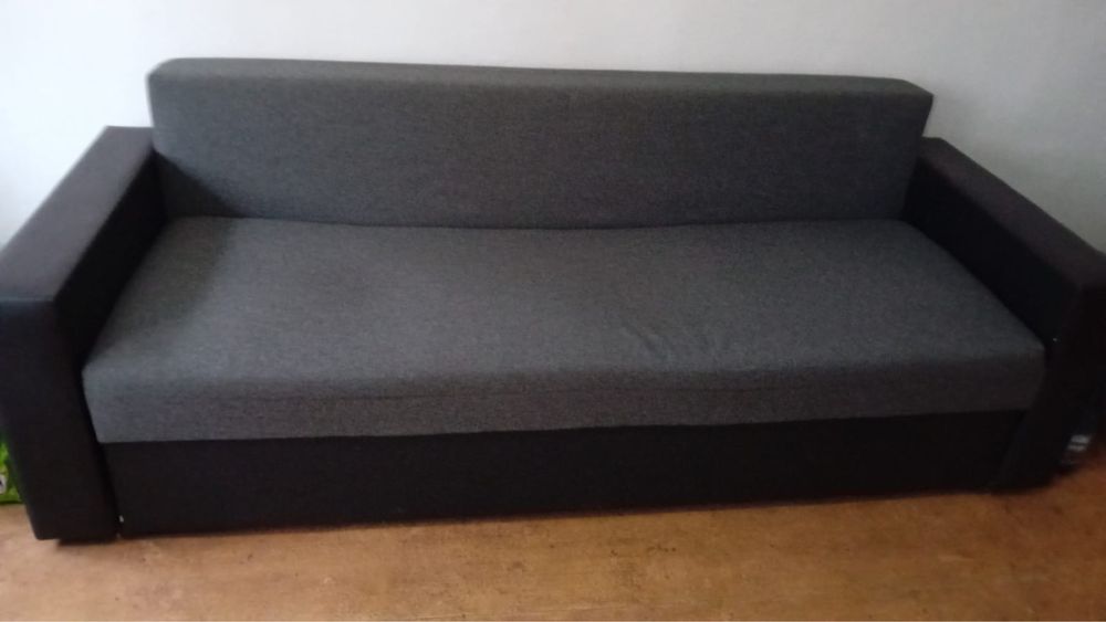 Donez două canapele exensibile