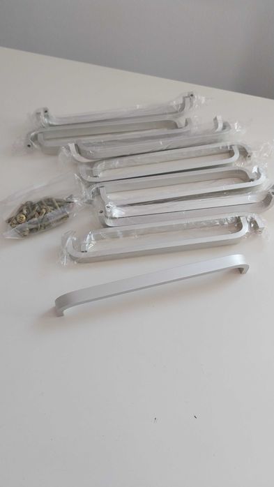 Manere mobilier din metal-15 bucati