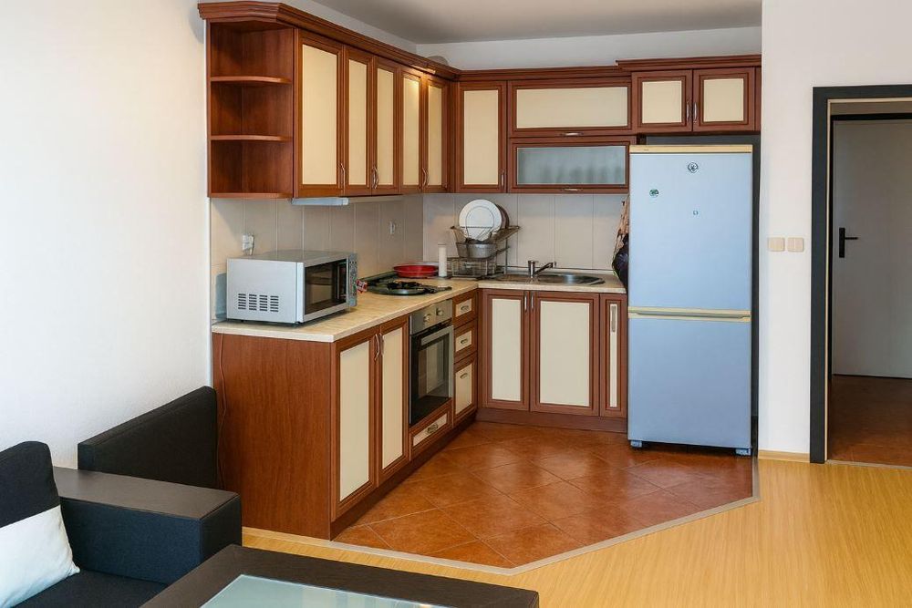 Дава се под наем Двустаен апартамент в Варна, Победа - 64 кв.м за 548.25 € - Снимка #1