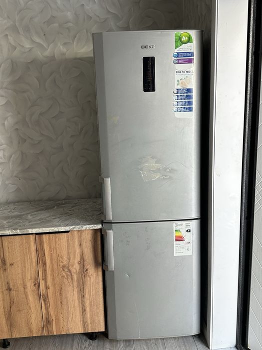 Холодильник в хорошем состояние