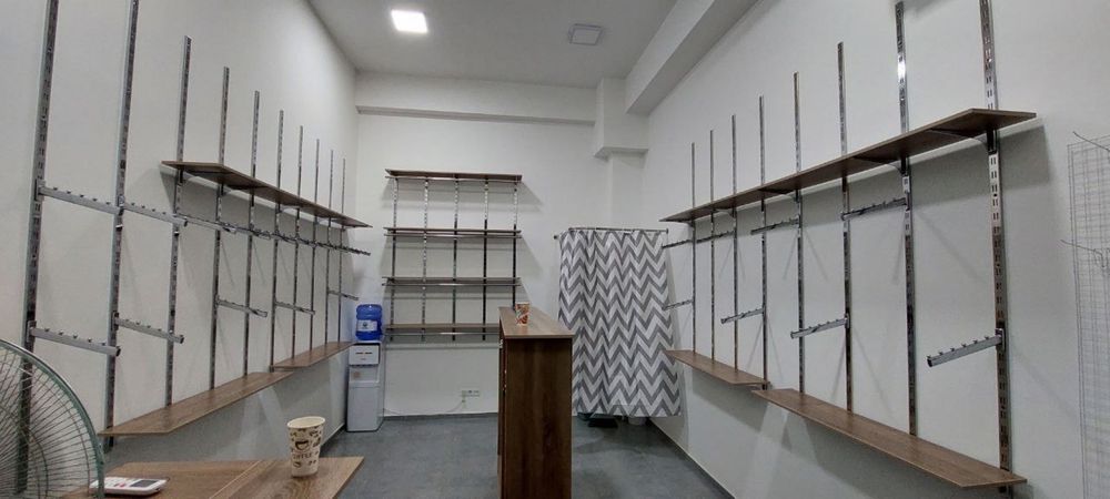 Продаётся готовый мебел для магазина детской или для семейной одежды !