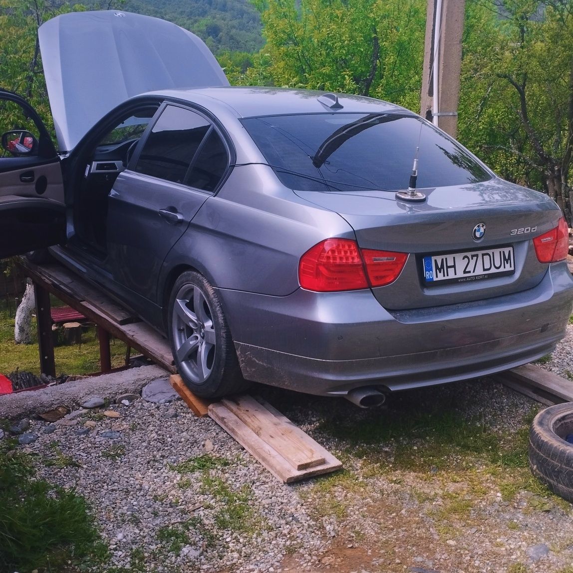 Vând BMW E90 facelift