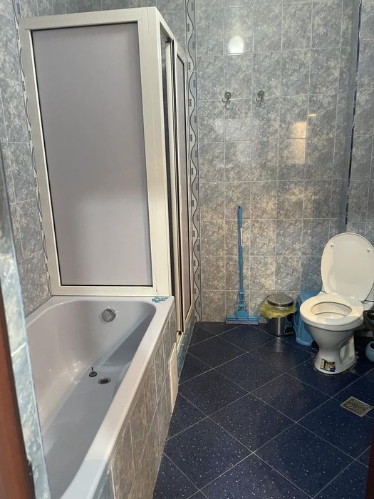 Дава се под наем Многостаен апартамент в Пловдив, Кършияка - 195 кв.м за 875 € - Снимка #11