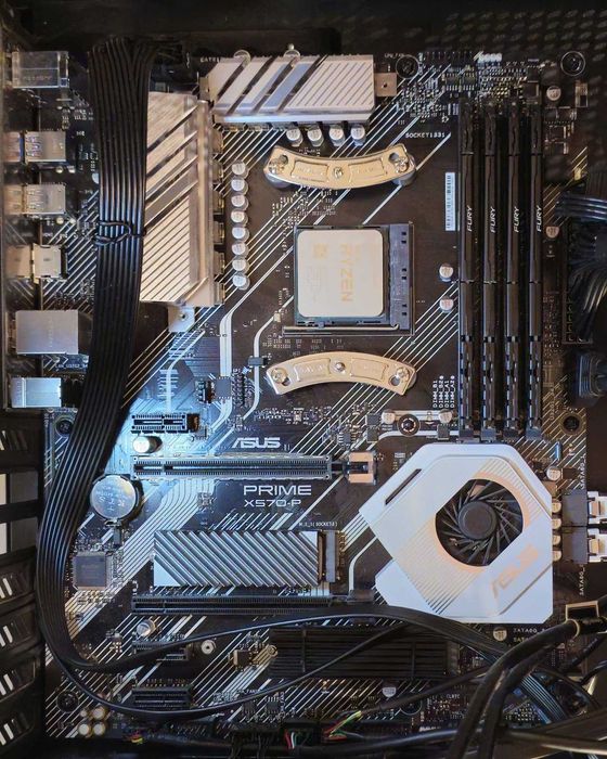 Vand placa de baza Asus PRIME X570-P + Procesor AMD Ryzen 7 5800X