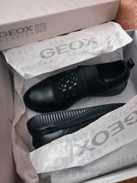 Pantofi Geox din piele cu ținte