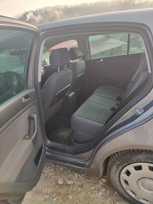 Vând golf 5plus 2.0 140cp 2006