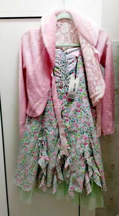 Pom pom рокля, пола и жилетка