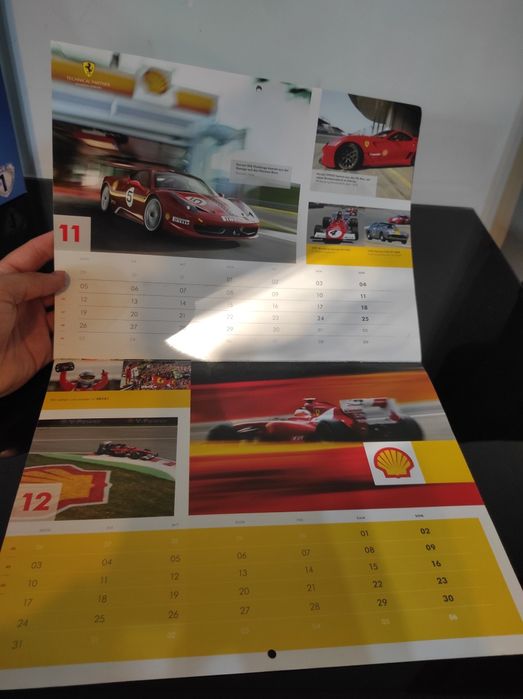 Календар на Шел с коли Ферари от 2012