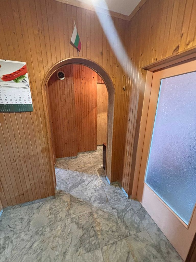 Продава се Двустаен апартамент в Плевен, Дружба 2 - 71 кв.м за 1296 €/кв.м - Снимка #1