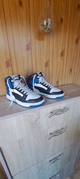 Vând ghete Puma, noi