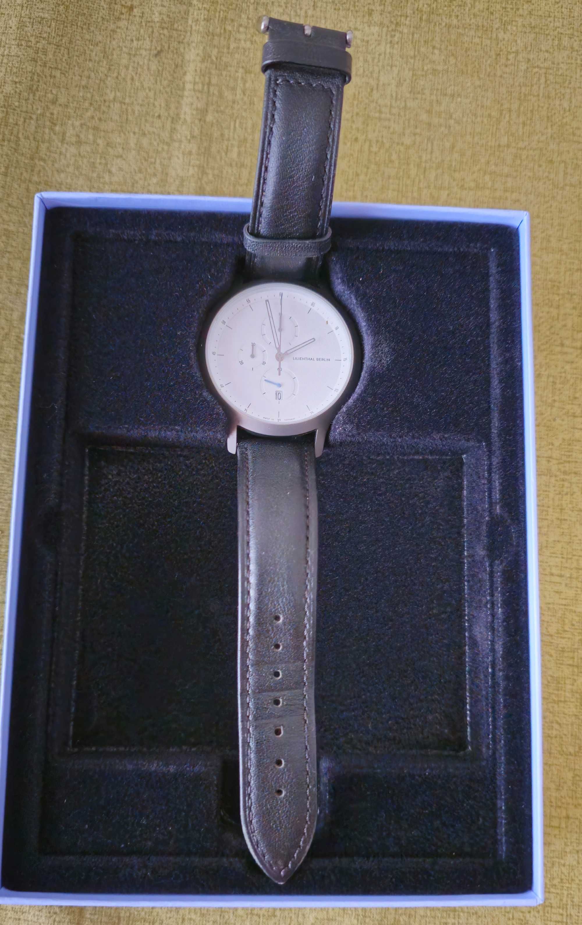 Ceas Lilienthal Berlin - Chronograph Dark Silver White